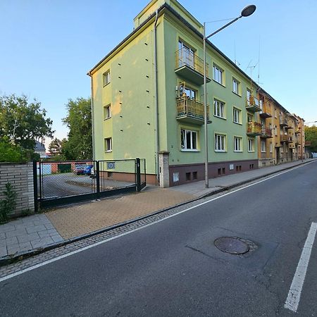 Apartman Opava S Parkovanim Esterno foto
