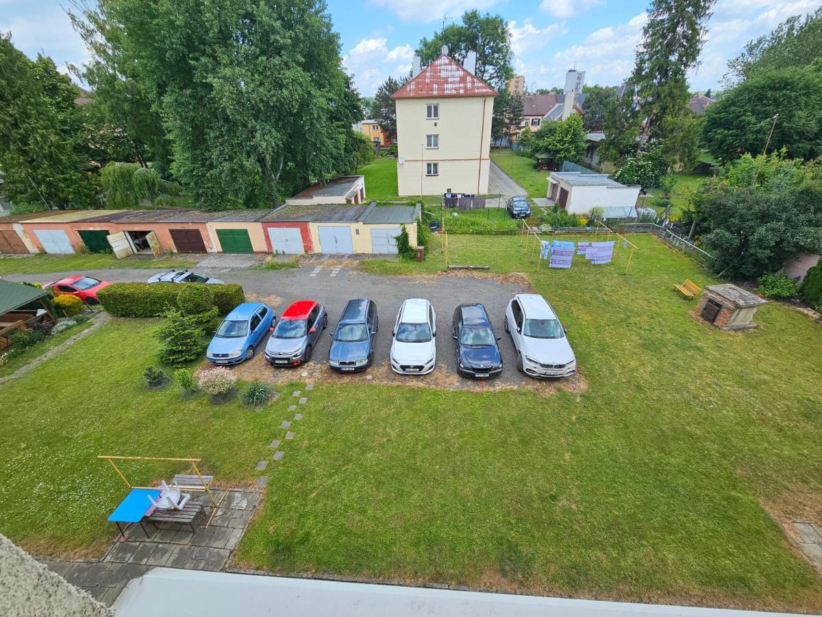 Apartman Opava S Parkovanim Esterno foto