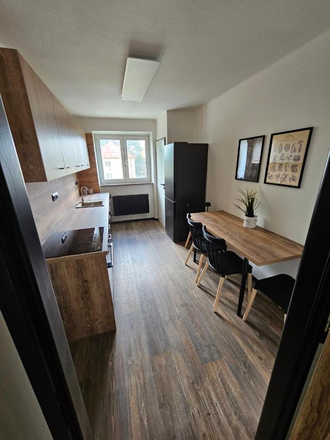 Apartman Opava S Parkovanim Esterno foto