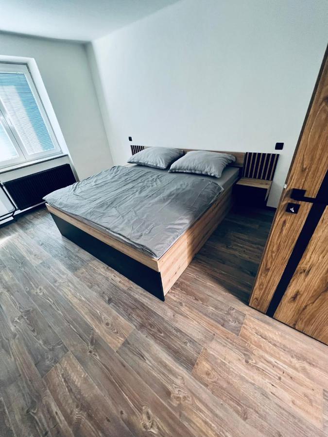 Apartman Opava S Parkovanim Esterno foto