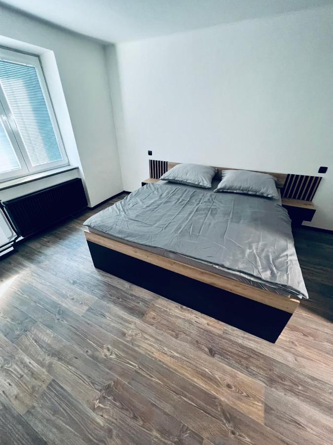 Apartman Opava S Parkovanim Esterno foto