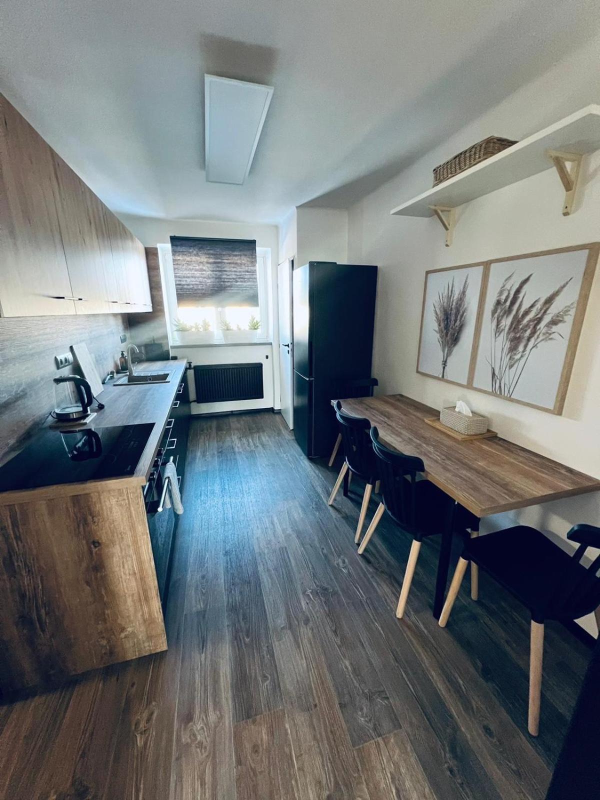Apartman Opava S Parkovanim Esterno foto